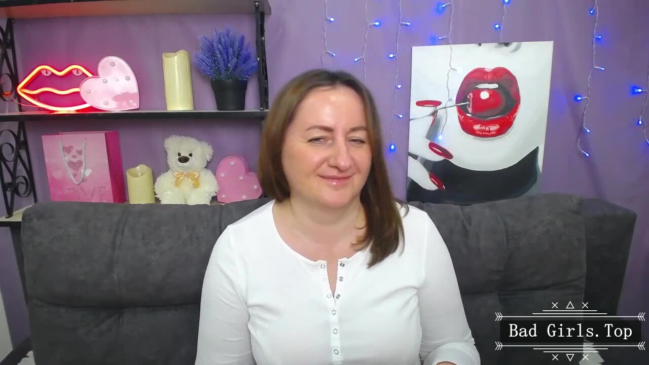 BBW natural big boobs web brunette cute mature